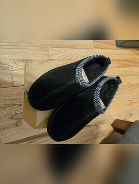 Koolaburra Black Suede Slip-On Cozy Lined Boots